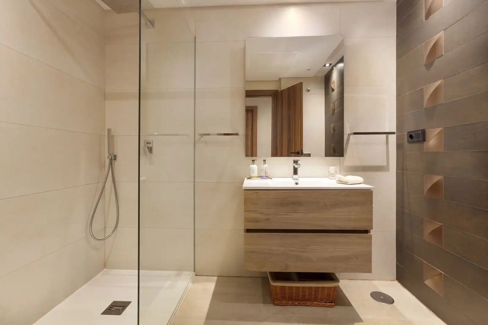 Badezimmer von Dachboden zum Verkauf in Marbella mit Abstellraum, Möbliert und Gemeinschaftspool