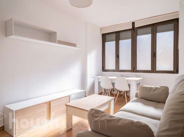 Appartamento con balcone in affitto a Calle del Jardín de la Duquesa .