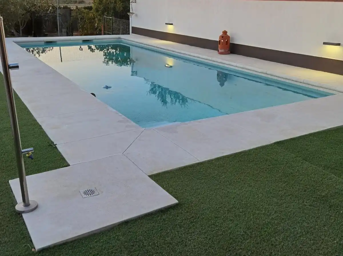Chalet con piscina en venta en La Carlota, imagen 7