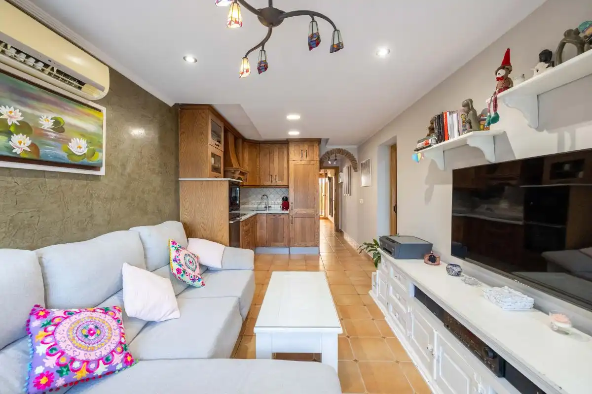 Sala d'estar de Casa o xalet en venda en Torremolinos amb Aire condicionat, Calefacció i Jardí privat