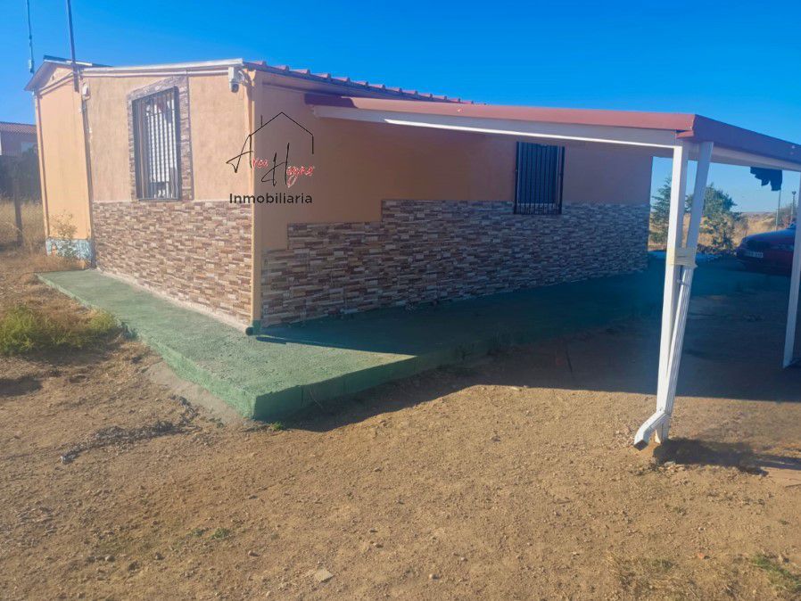 Vista exterior de Casa o chalet en venta en Miranda de Azán con Calefacción