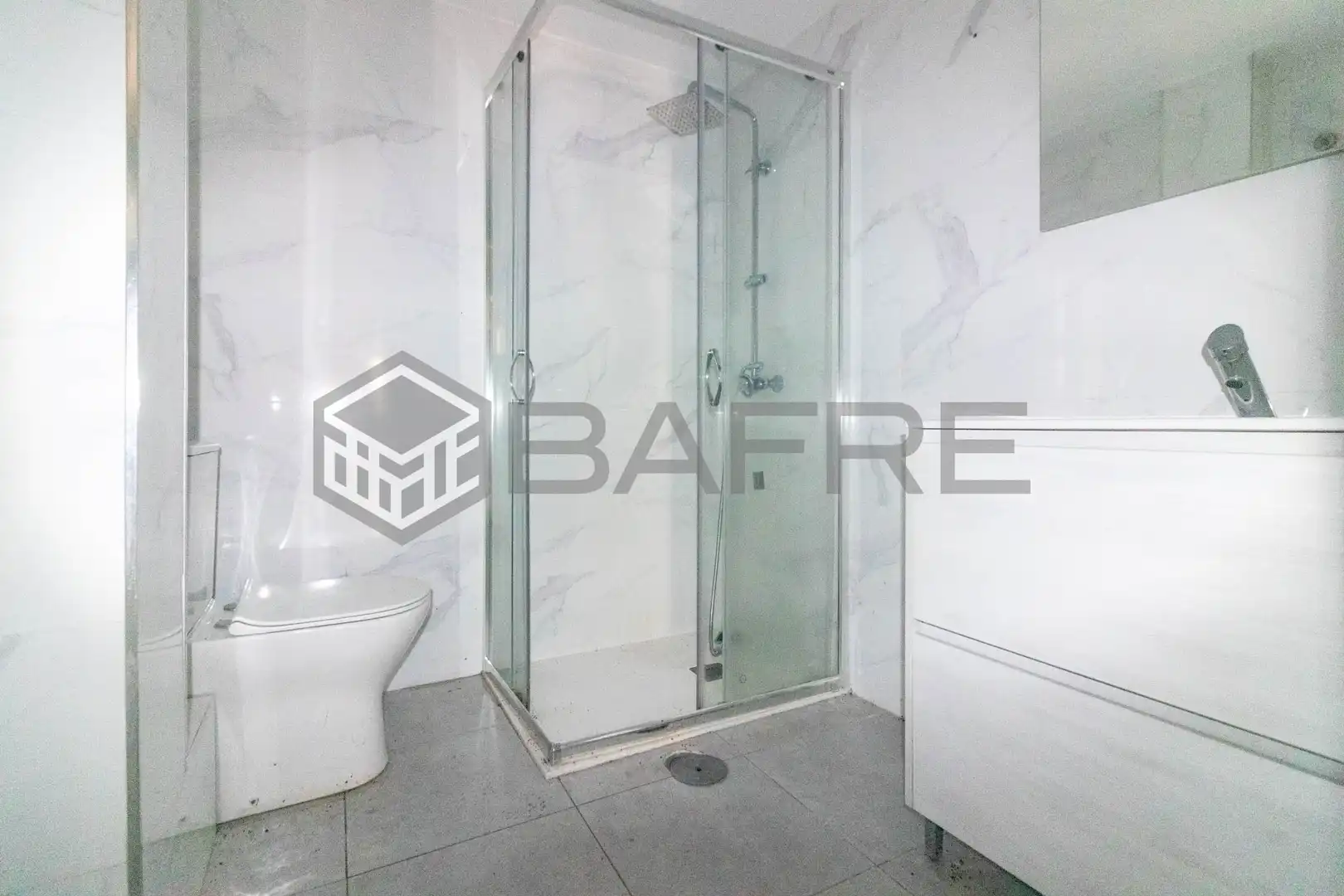 Bathroom of Flat for sale in Madrid