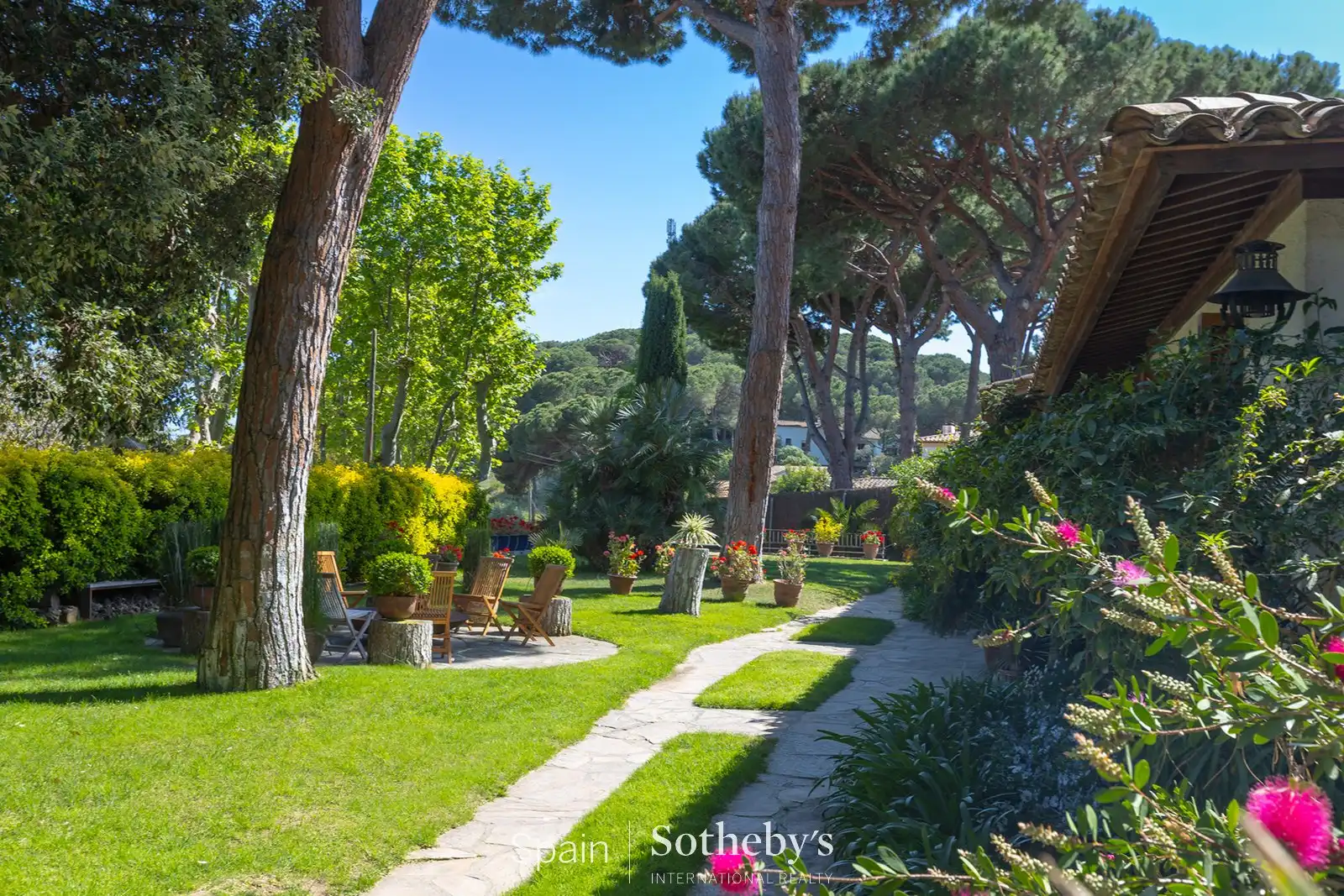 Garden of Country homes for sale in Premià de Dalt  with Air Conditioner, Heating and Private garden