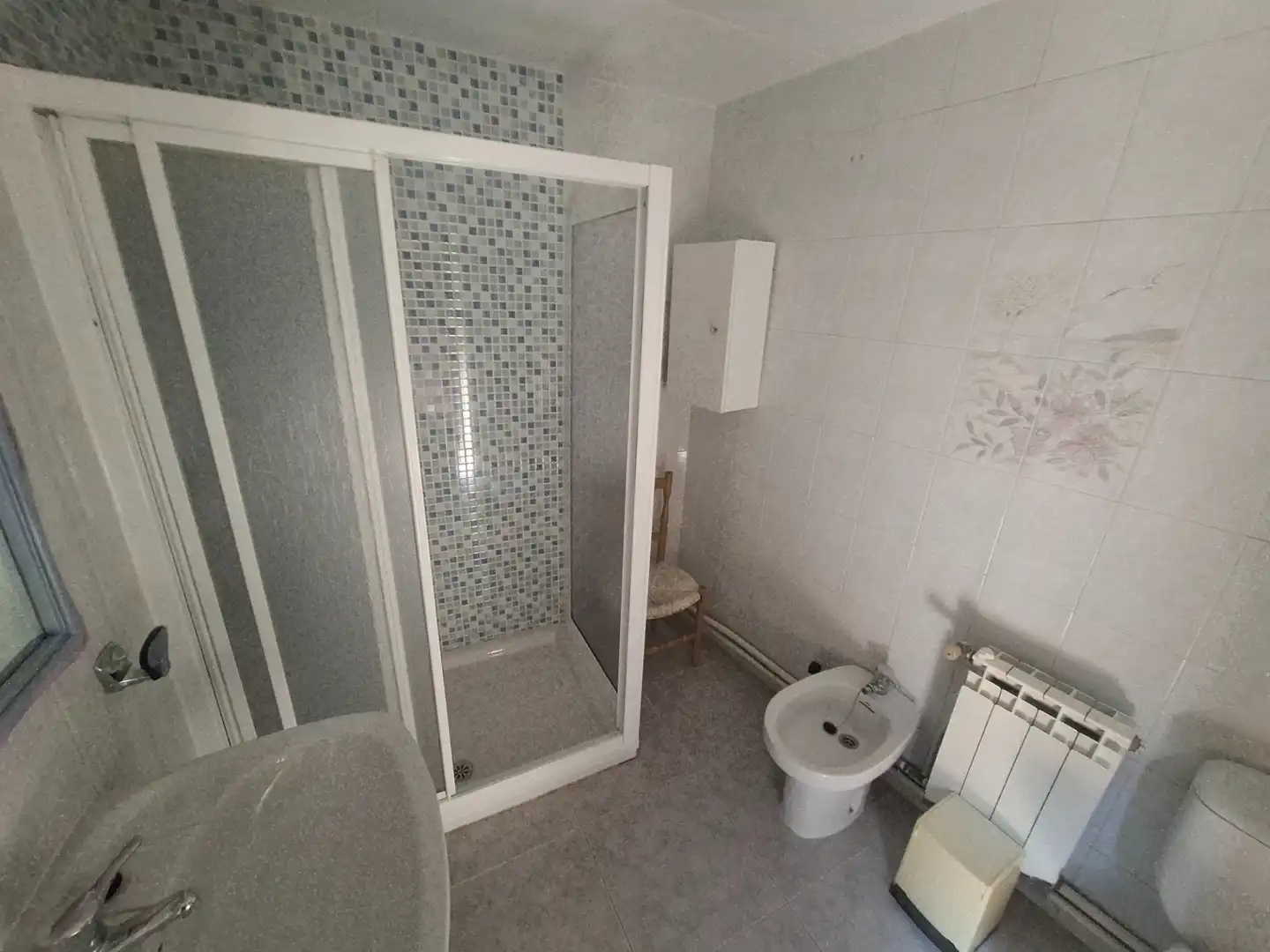Baño de Casa adosada en venta en Carrión de Calatrava con Calefacción, Terraza y Trastero