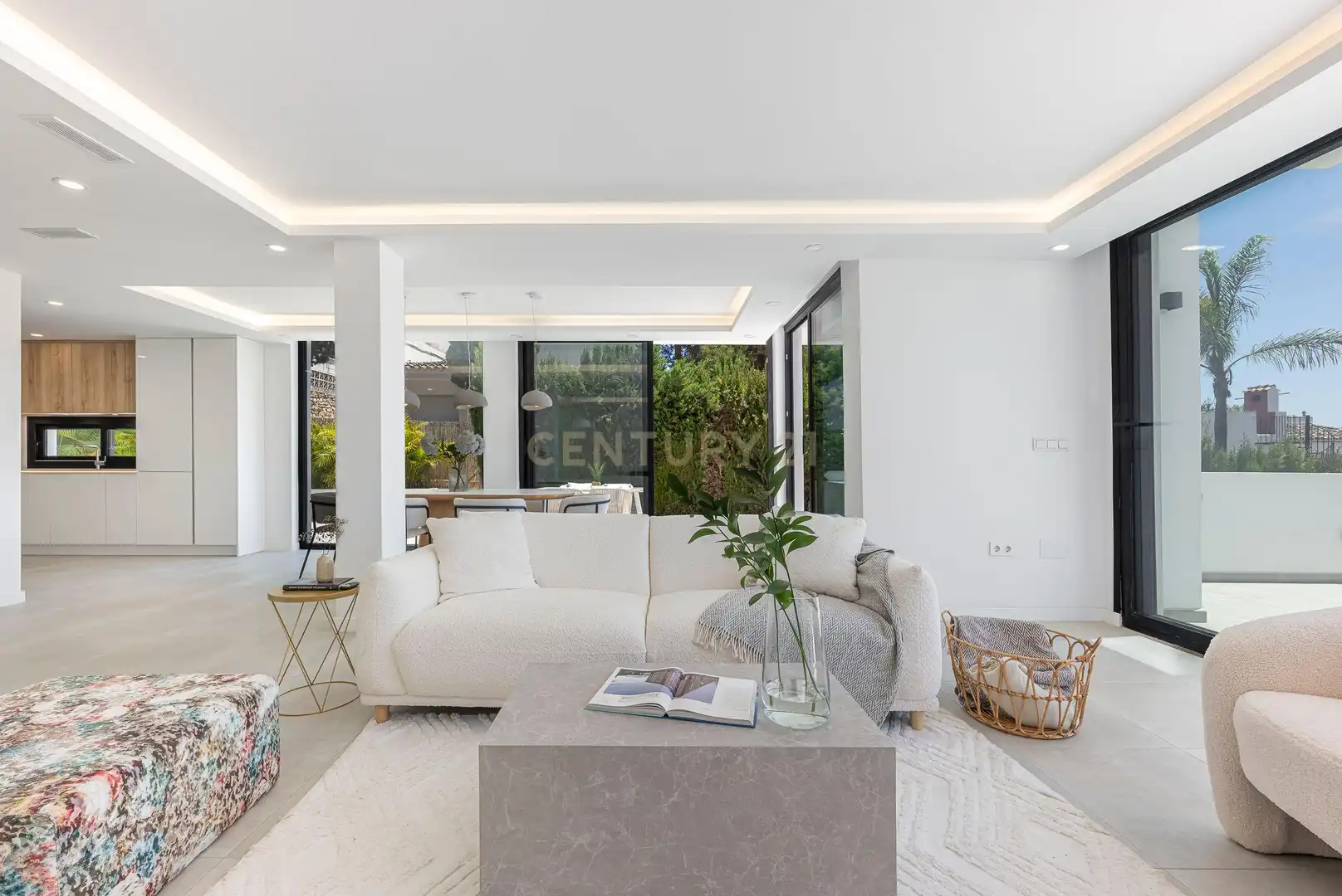 Wohnzimmer von Haus oder Chalet zum Verkauf in Marbella mit Klimaanlage, Privatgarten und Abstellraum