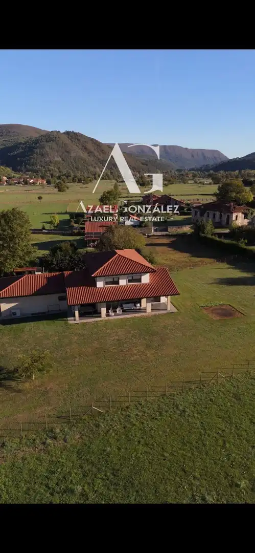 Exterior view of Houses for sale in Cabuérniga, Cantabria