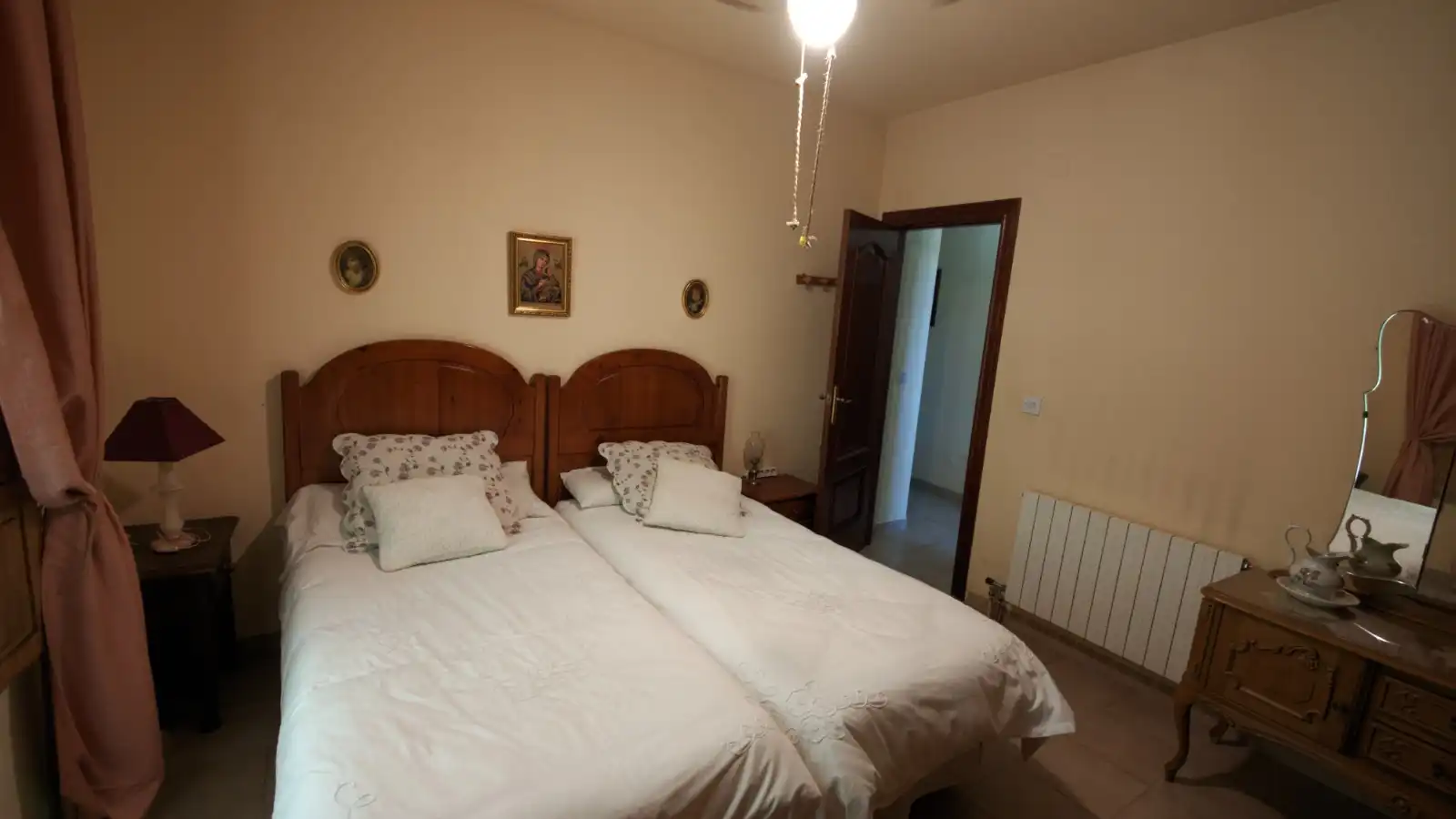 Dormitori de Casa o xalet en venda en La Zubia amb Aire condicionat, Jardí privat i Traster