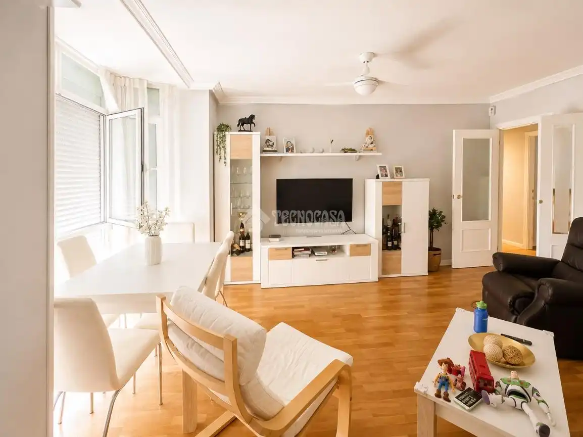 Sala d'estar de Pis en venda en Madrid amb Calefacció