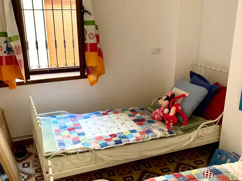 Dormitori de Casa adosada en venda en Onil amb Balcó