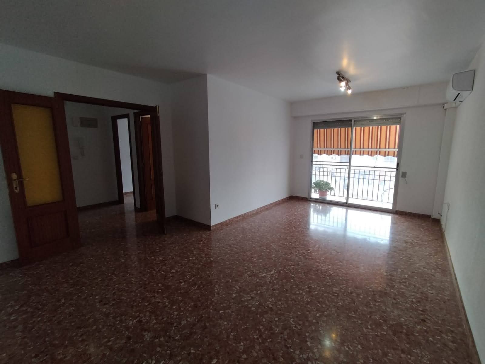 Piso de alquiler en L'Eliana con Aire acondicionado, Calefacción y Trastero