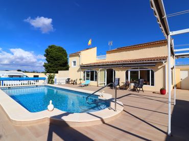 Casa rústica amb piscina en venda a Molins - Campaneta - San Bartolomé