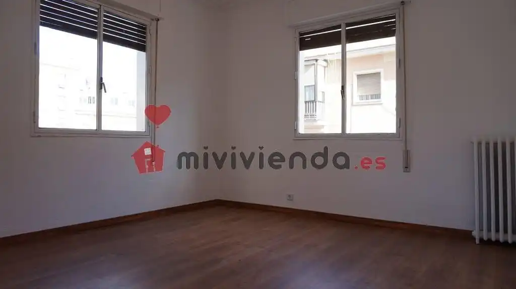 Wohnung zur Miete in Plaza de la Virgen del Romero, Concepción