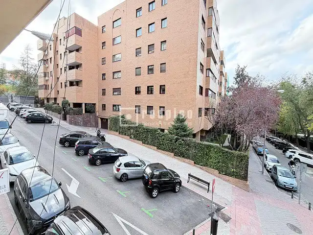 Vista exterior de Piso de alquiler en Madrid con Amueblado