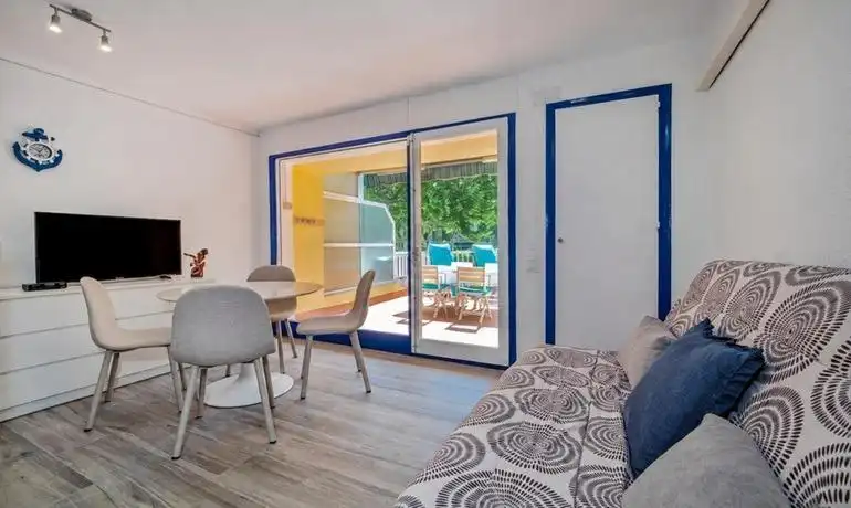 Apartment with terrace for sale in Avenida SANT MORI 11, imagen 2