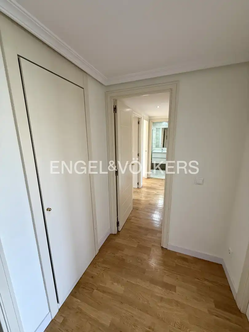 Wohnung zur Miete in Madrid mit Klimaanlage, Heizung und Parkett
