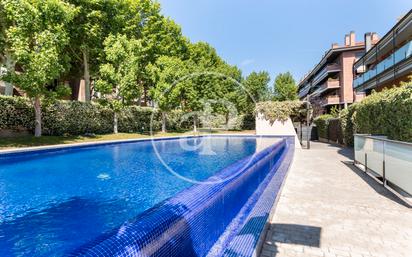 Swimming pool of Flat for sale in Sant Cugat del Vallès  with Air Conditioner and Terrace