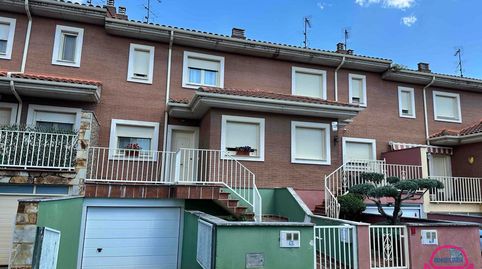Casa con dormitorio en planta baja y bodega