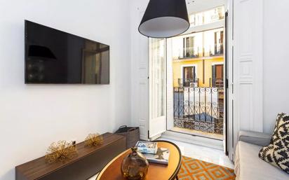 Living room of Flat for sale in  Madrid Capital  with Air Conditioner, Heating and Furnished