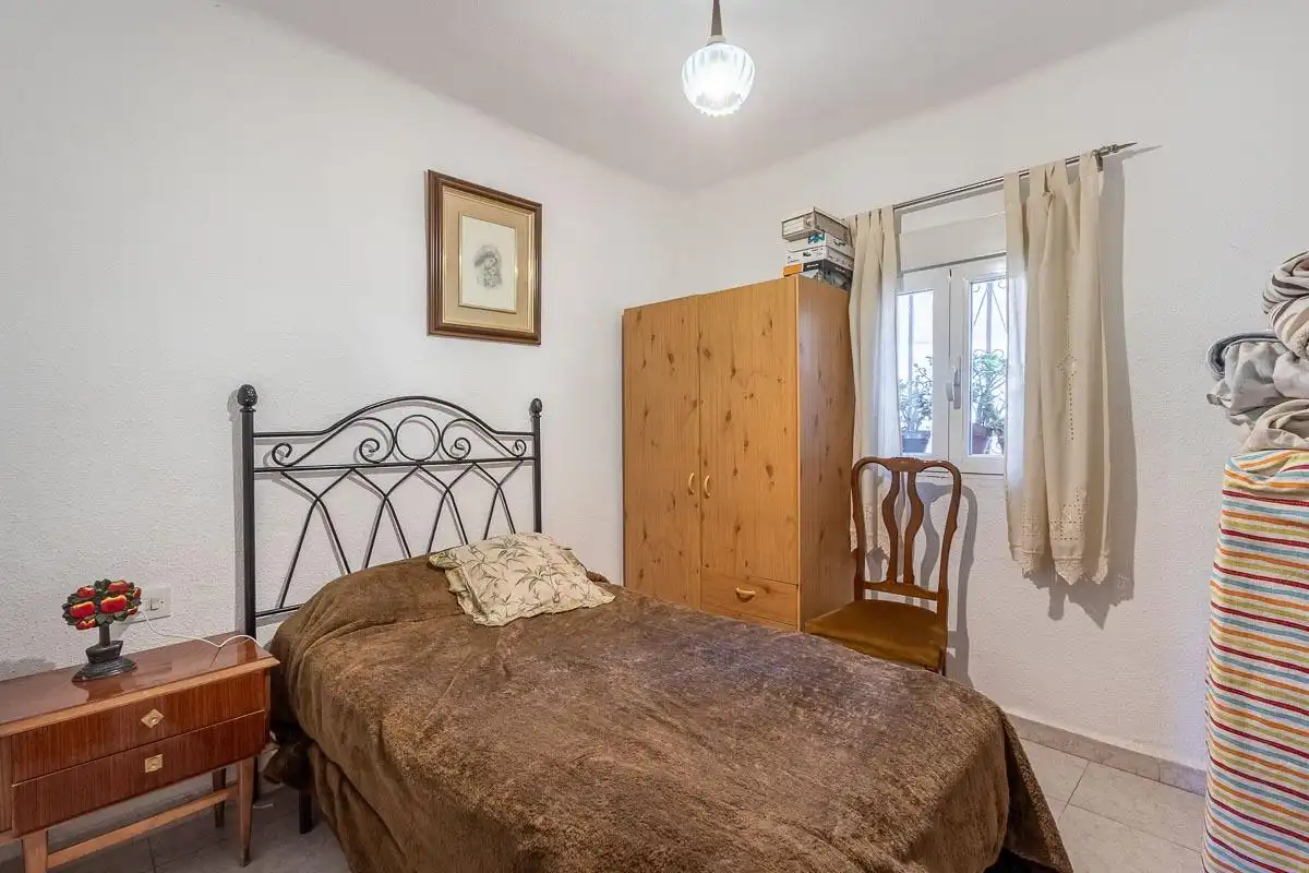 Bedroom of Flat for sale in Granada