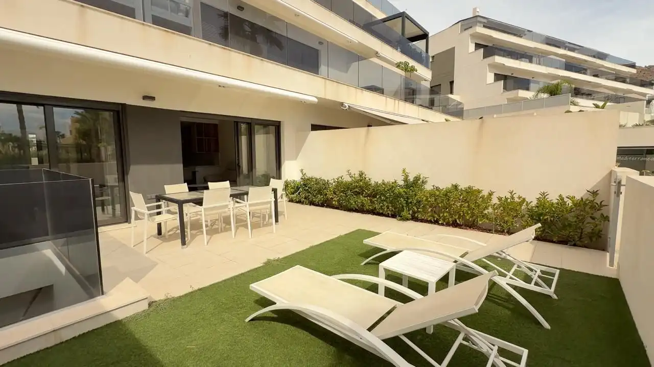 Dúplex amb piscina en venda a Golf Bahía, imagen 3