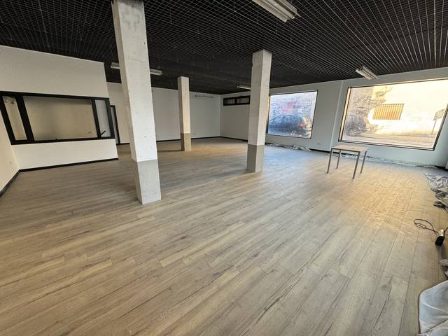 Local comercial en Alquiler en Calle Quintín Esquembre en La Paz