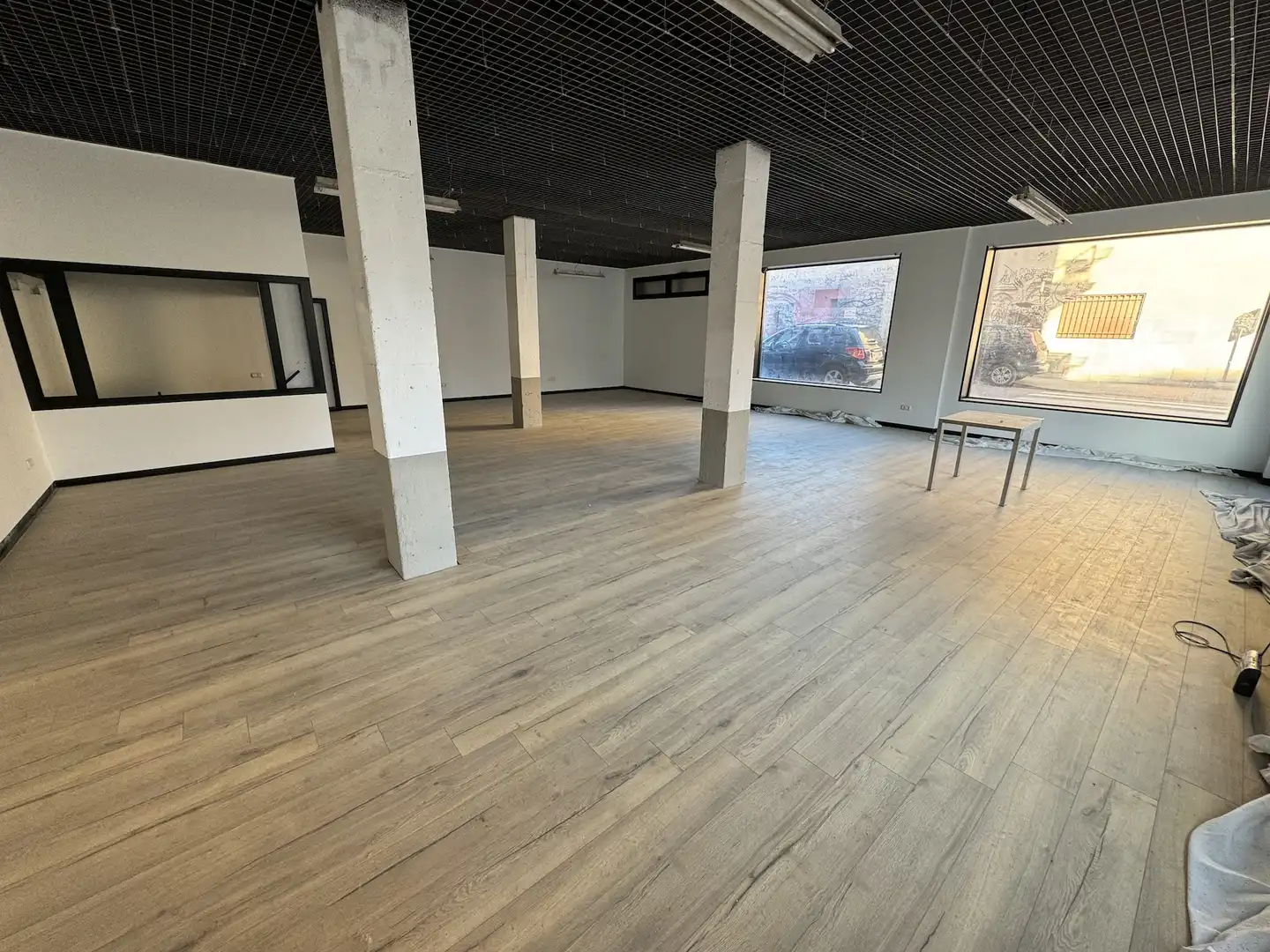 Local de lloguer a Calle Quintín Esquembre, La Paz