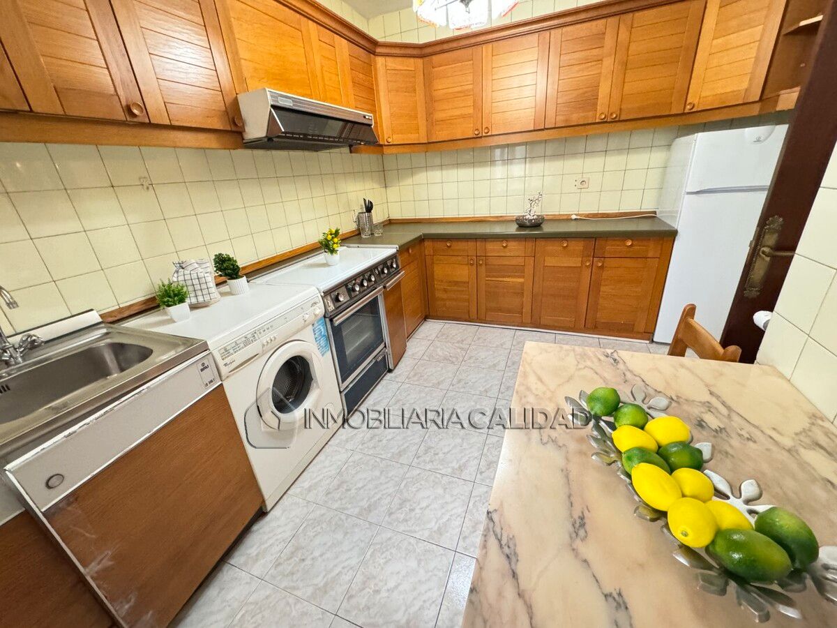 Cuina de Pis en venda en Burgos Capital amb Calefacció i Terrassa