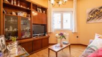 Sala d'estar de Pis en venda en Gijón  amb Calefacció i Traster