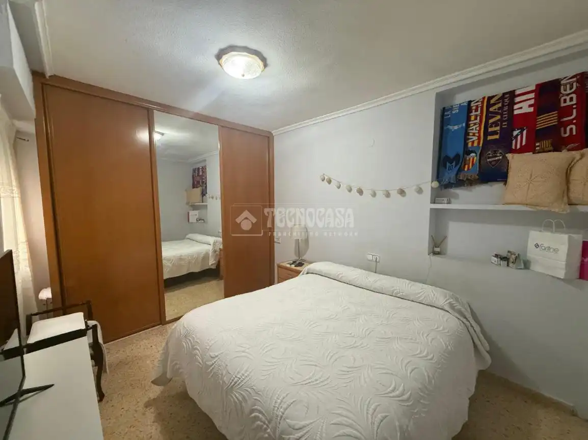 Schlafzimmer von Wohnung zum Verkauf in Mislata mit Klimaanlage und Balkon