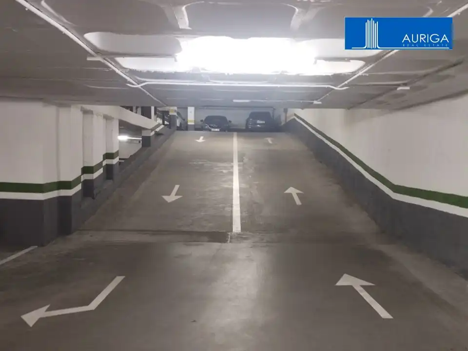 Parkplatz von Garage zur Miete in Madrid
