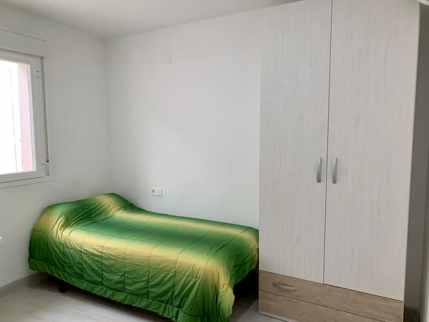 Bedroom of Attic for rent in Granada  with Air Conditioner, Heating and Parquet flooring
