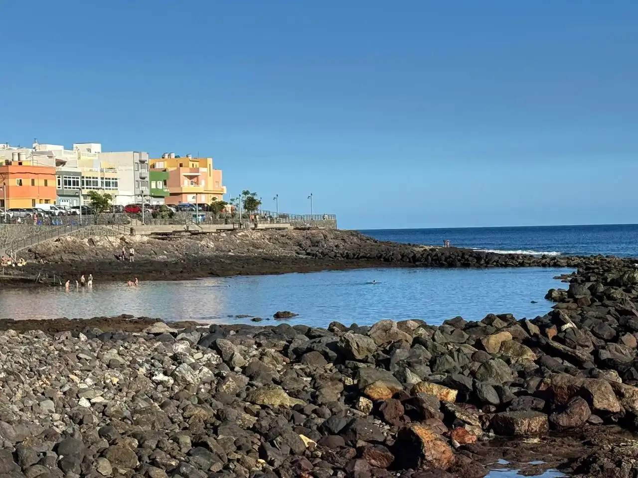 Vista exterior de Dúplex de alquiler en Agüimes con Terraza, Trastero y Amueblado