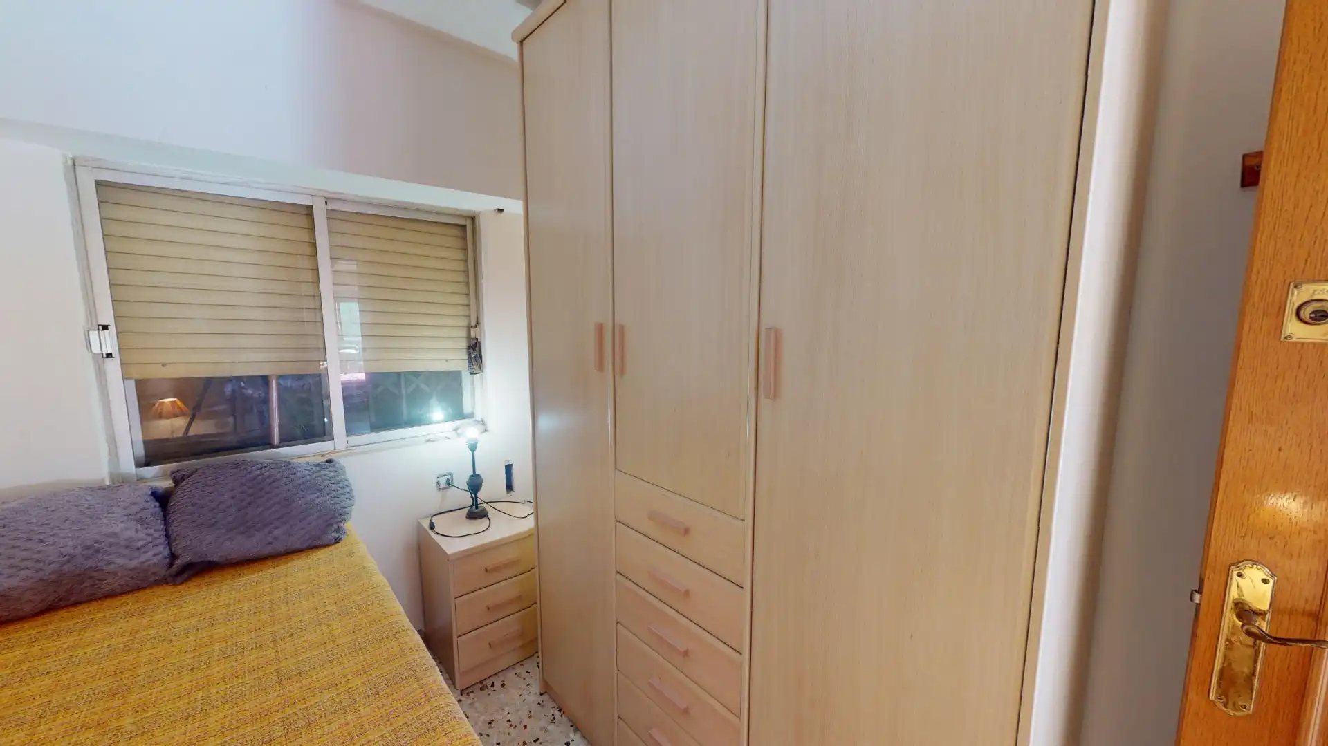 Habitación de Piso en venta en Alicante / Alacant con Amueblado