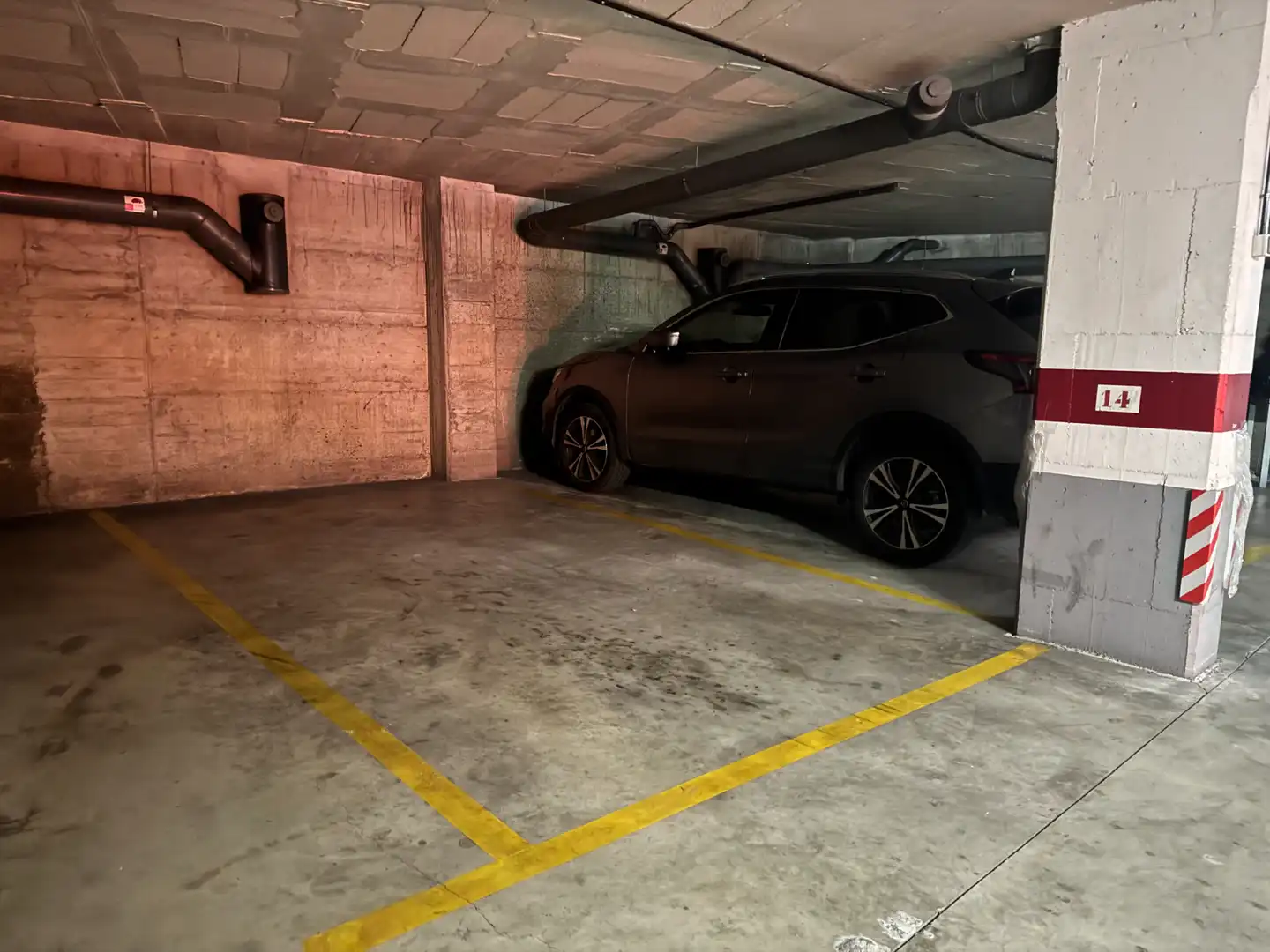 Parkplatz von Garage zur Miete in Girona