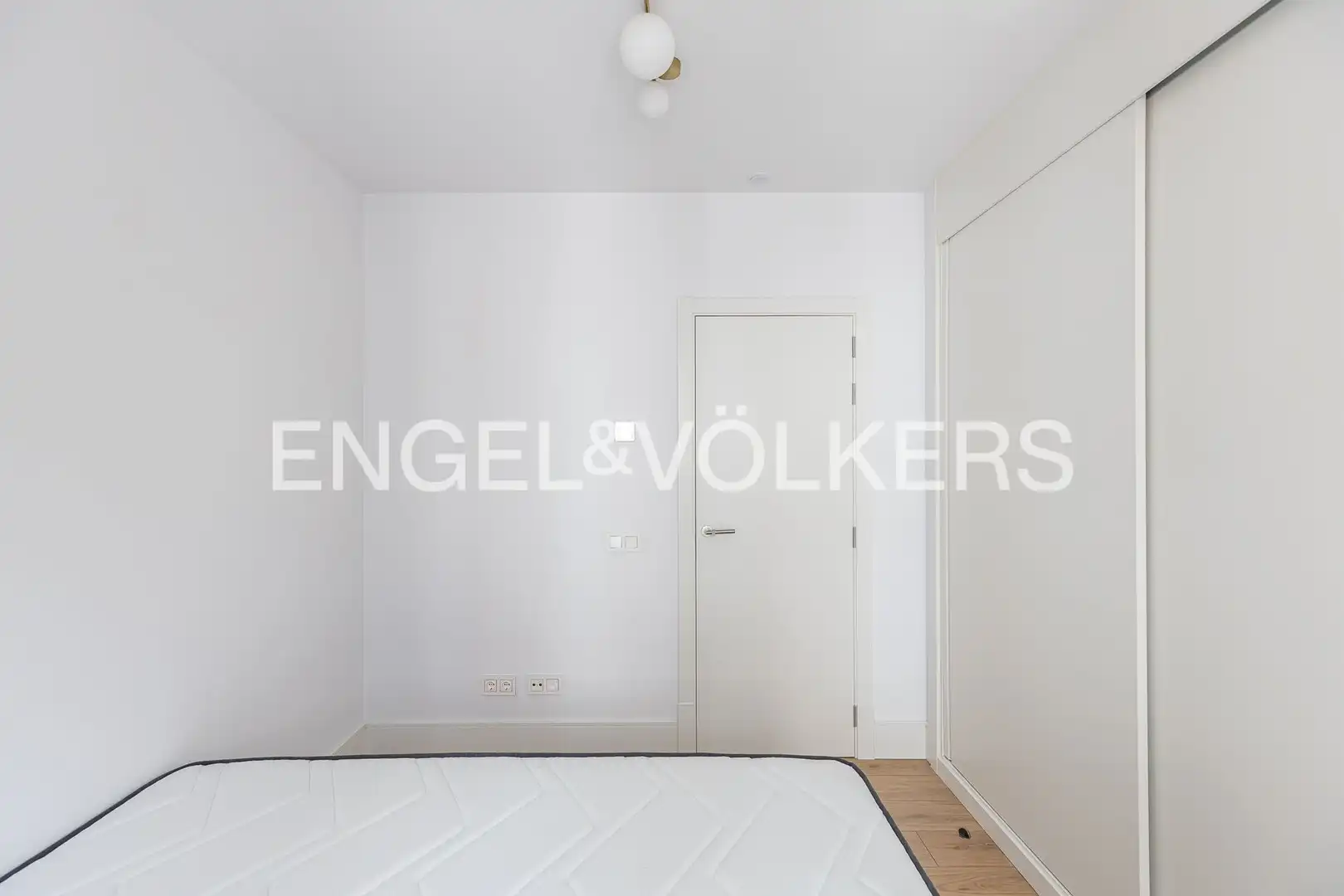 Schlafzimmer von Wohnung zur Miete in Madrid mit Klimaanlage, Heizung und Abstellraum