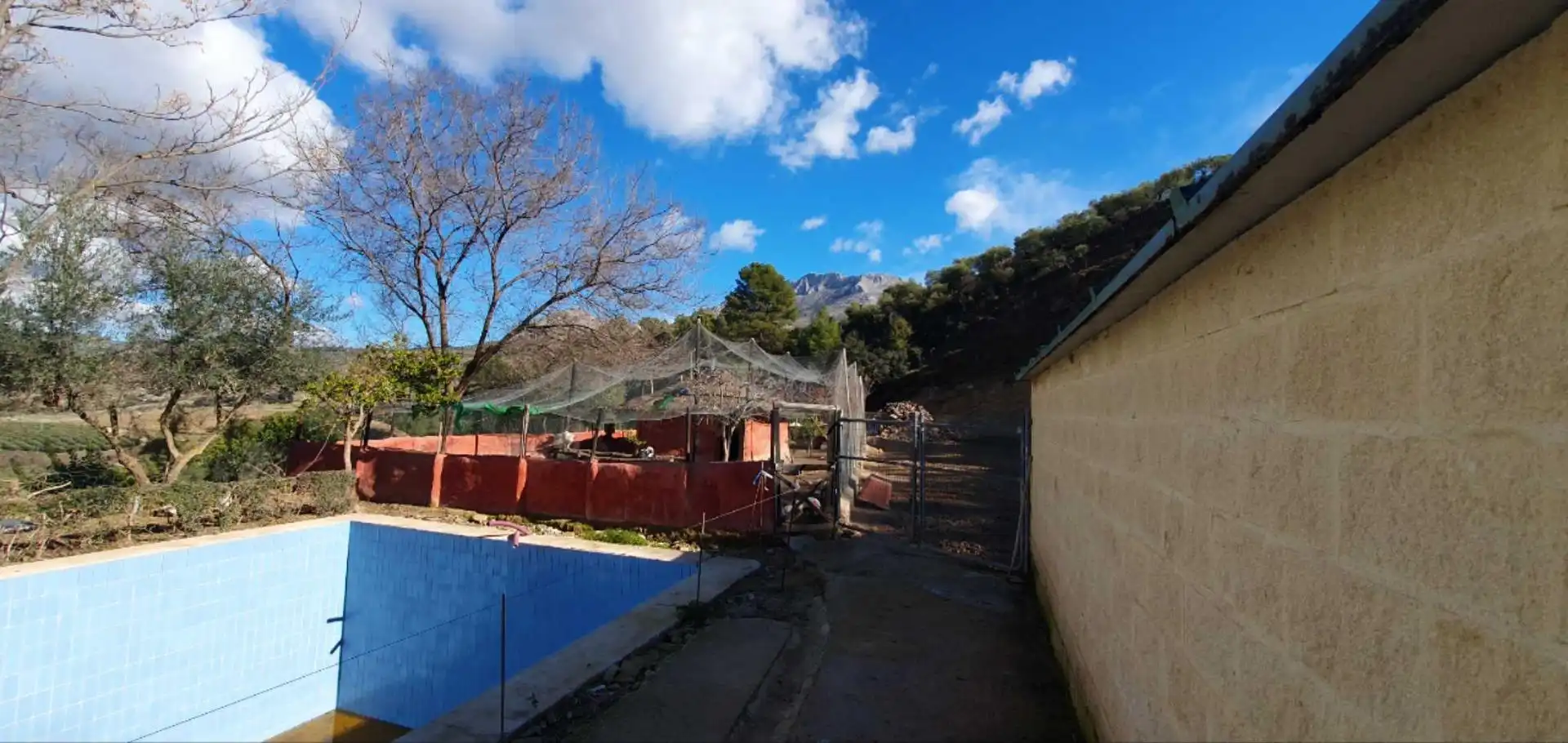 Piscina de Finca rústica en venda en El Burgo amb Calefacció, Jardí privat i Traster