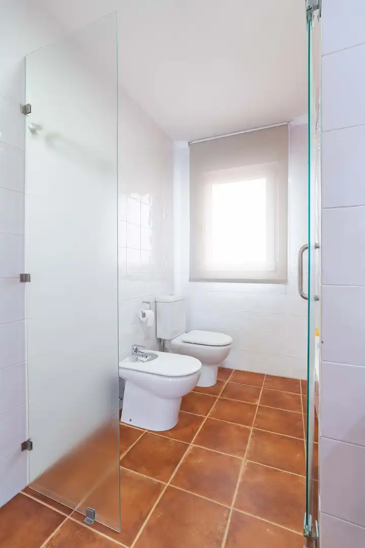 Baño de Casa o chalet en venta en Sada (A Coruña) con Calefacción, Jardín privado y Piscina
