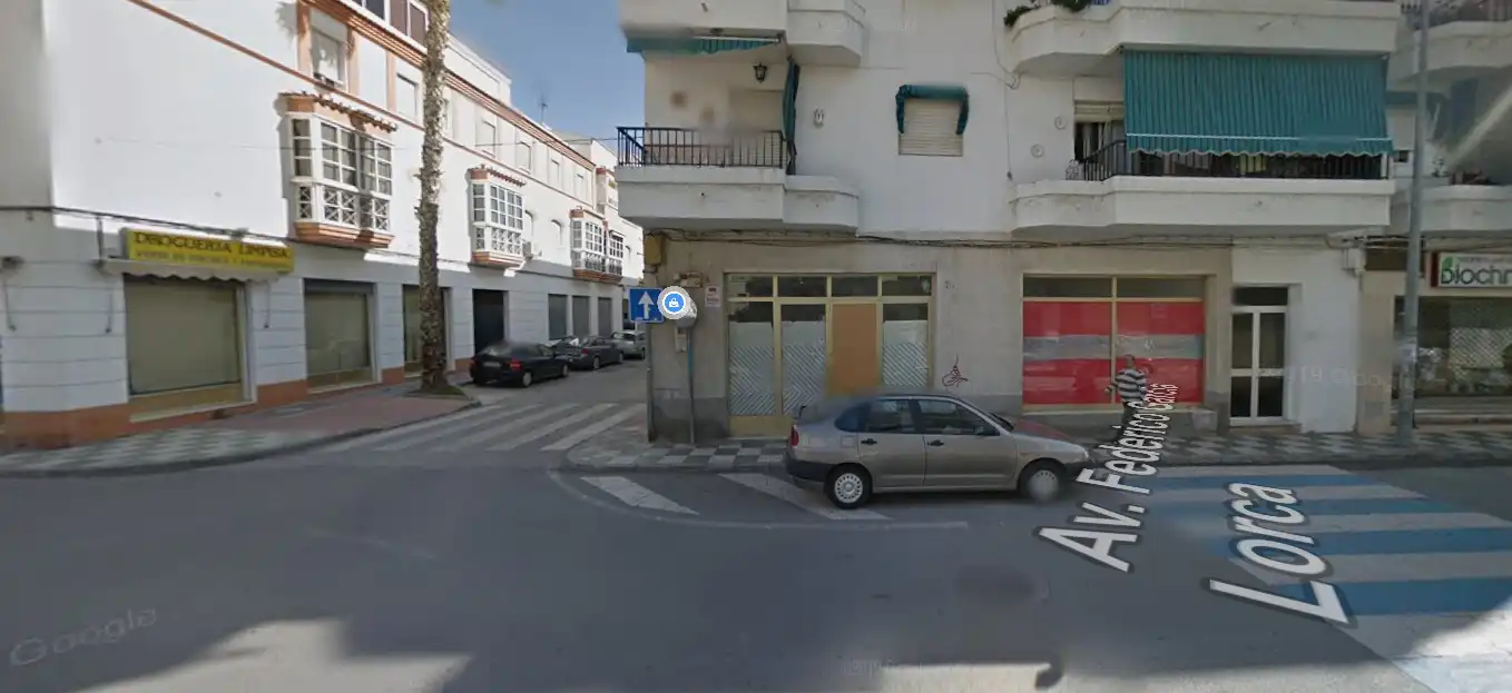 Local comercial en venda a Avenida Federico García Lorca 27