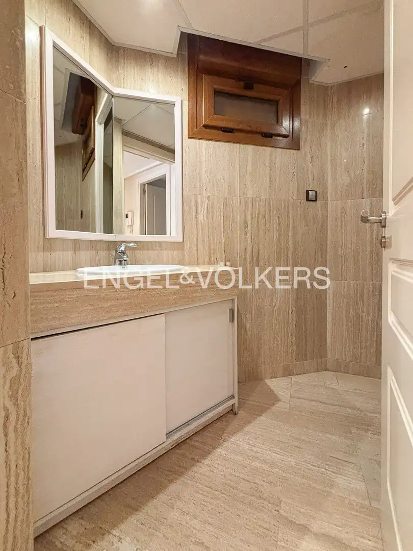 Baño de Casa adosada en venta en Las Rozas de Madrid con Aire acondicionado, Calefacción y Jardín privado