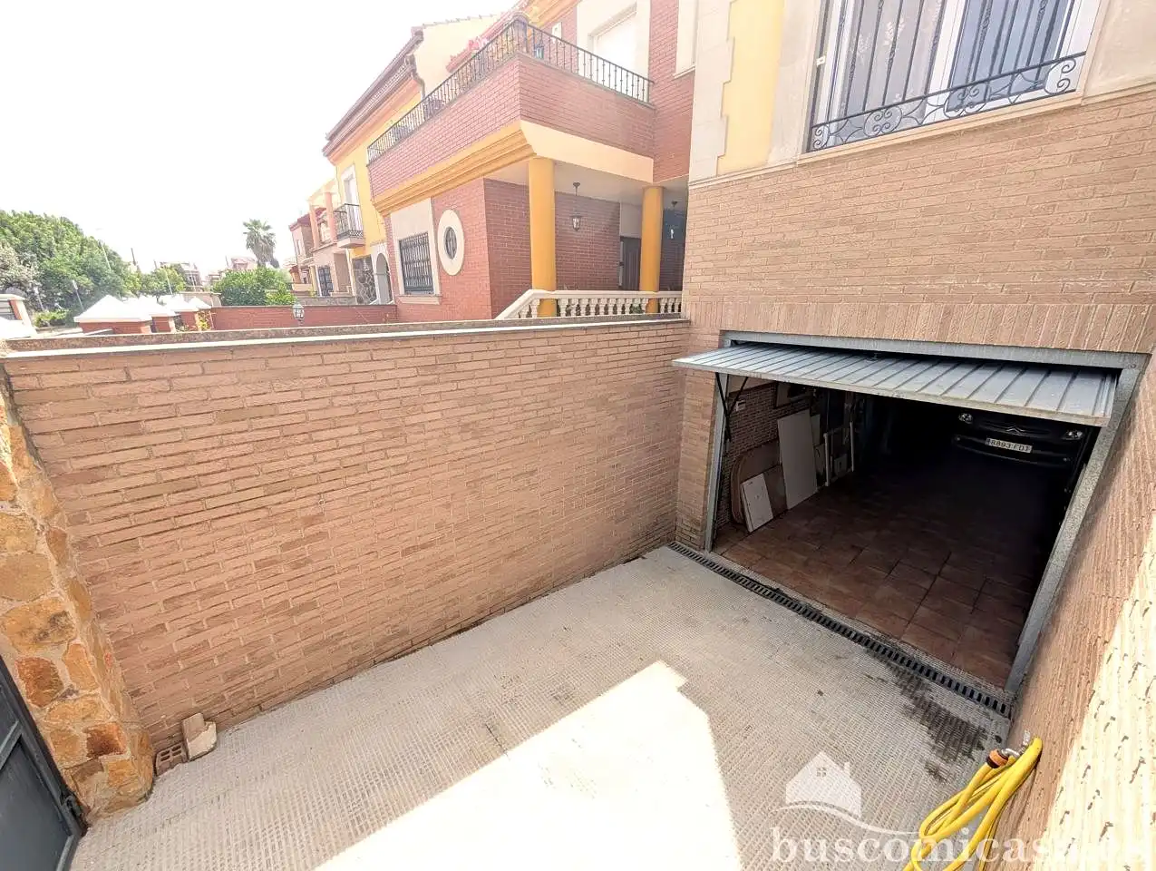 Aparcament de Casa o xalet en venda en Linares amb Aire condicionat, Calefacció i Jardí privat