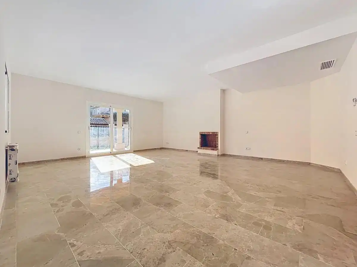 Sala de estar de Casa o chalet en venta en Benidorm con Calefacción, Jardín privado y Terraza