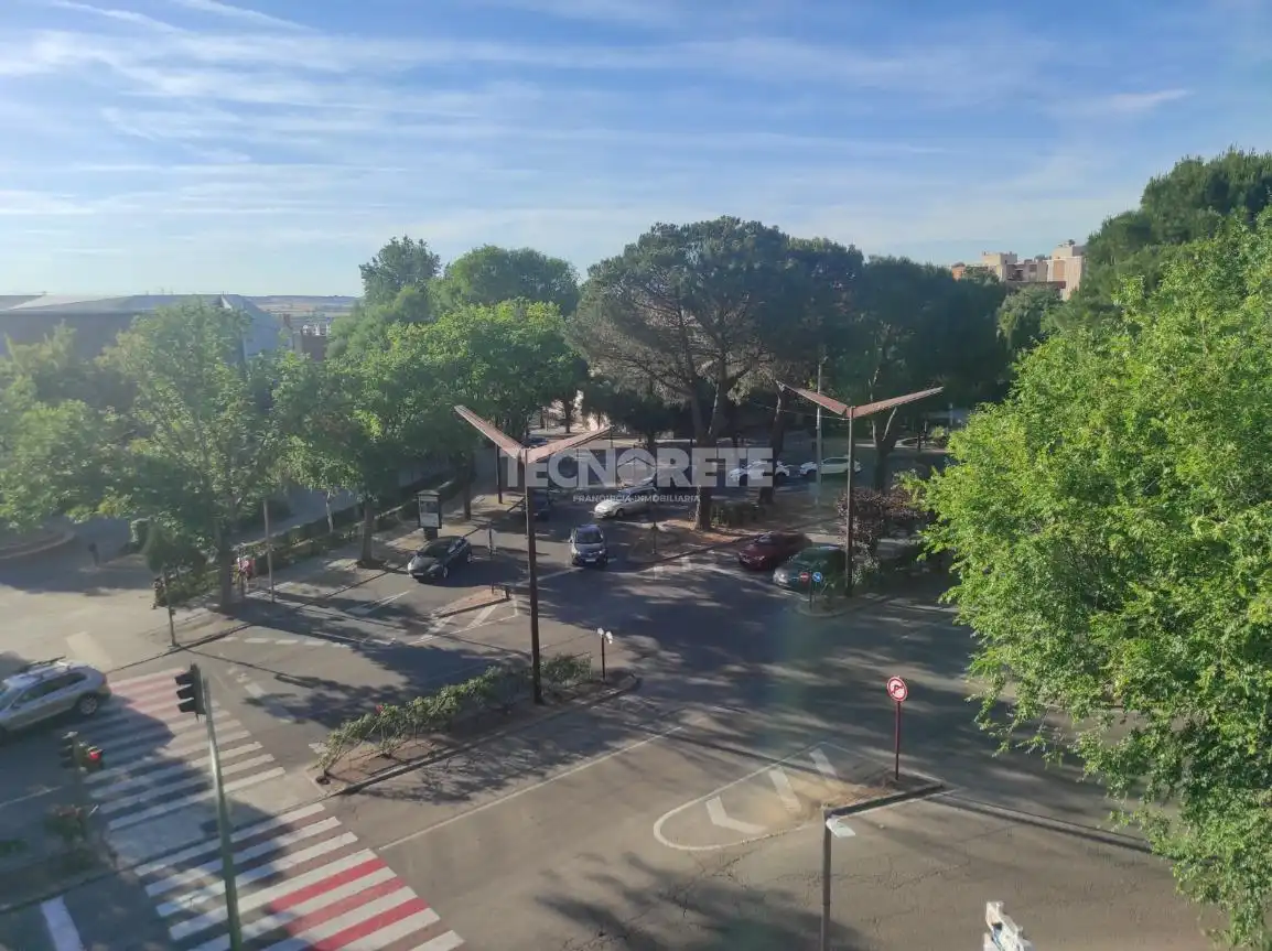 Vista exterior de Piso en venta en Guadalajara con Terraza y Trastero