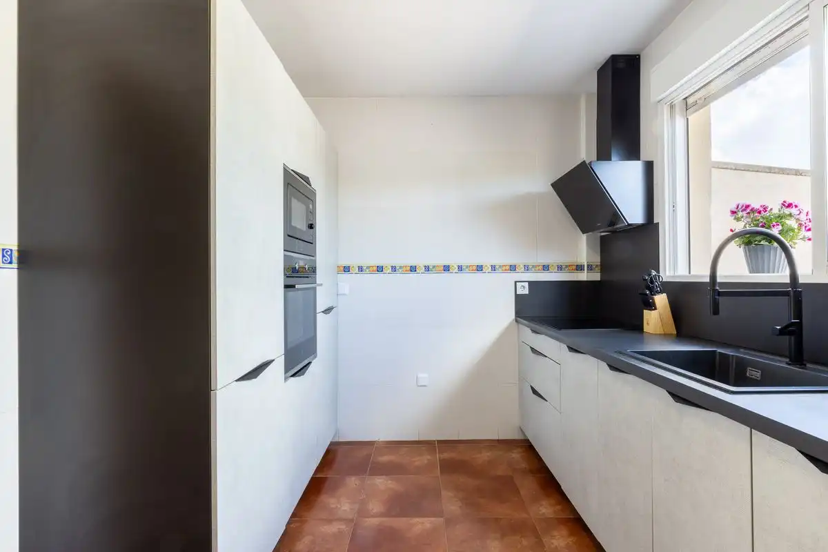 Einfamilien-Reihenhaus zur Miete in Calle Gim. Elena Lopez Benaches, Turís