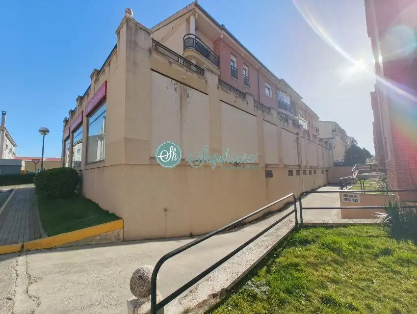 Business premises to rent in La Lastrilla, imagen 51