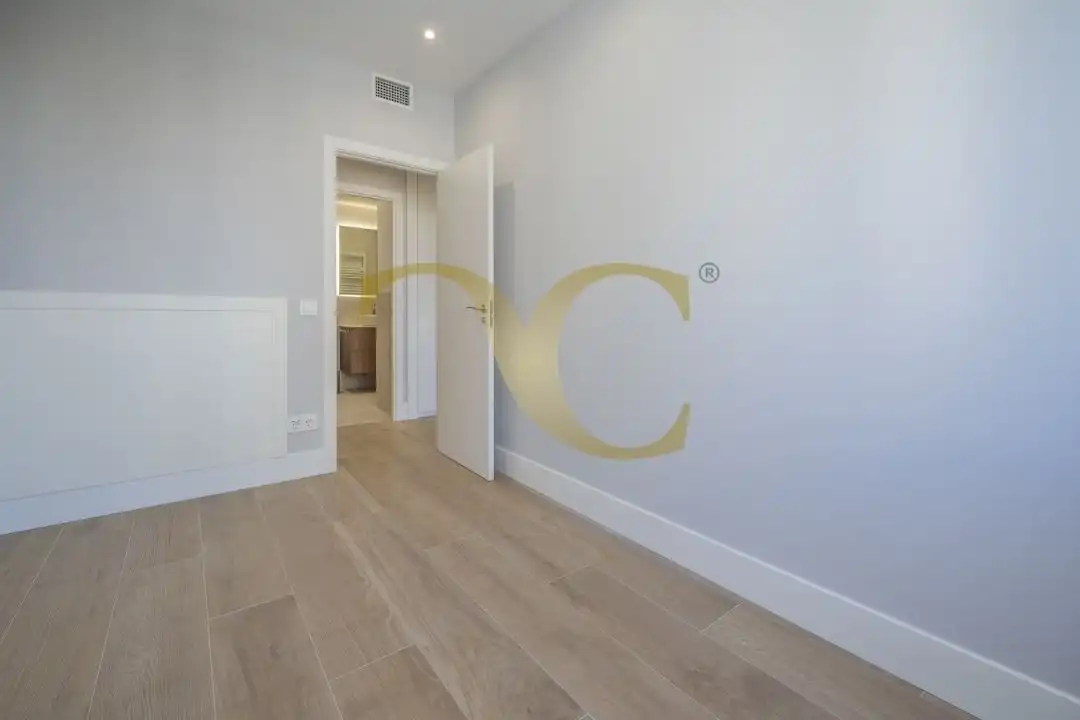 Schlafzimmer von Wohnung zur Miete in Madrid mit Klimaanlage, Heizung und Privatgarten