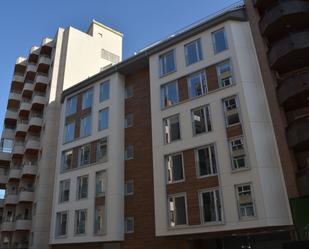 Vista exterior de Àtic en venda en Vigo  amb Terrassa i Piscina