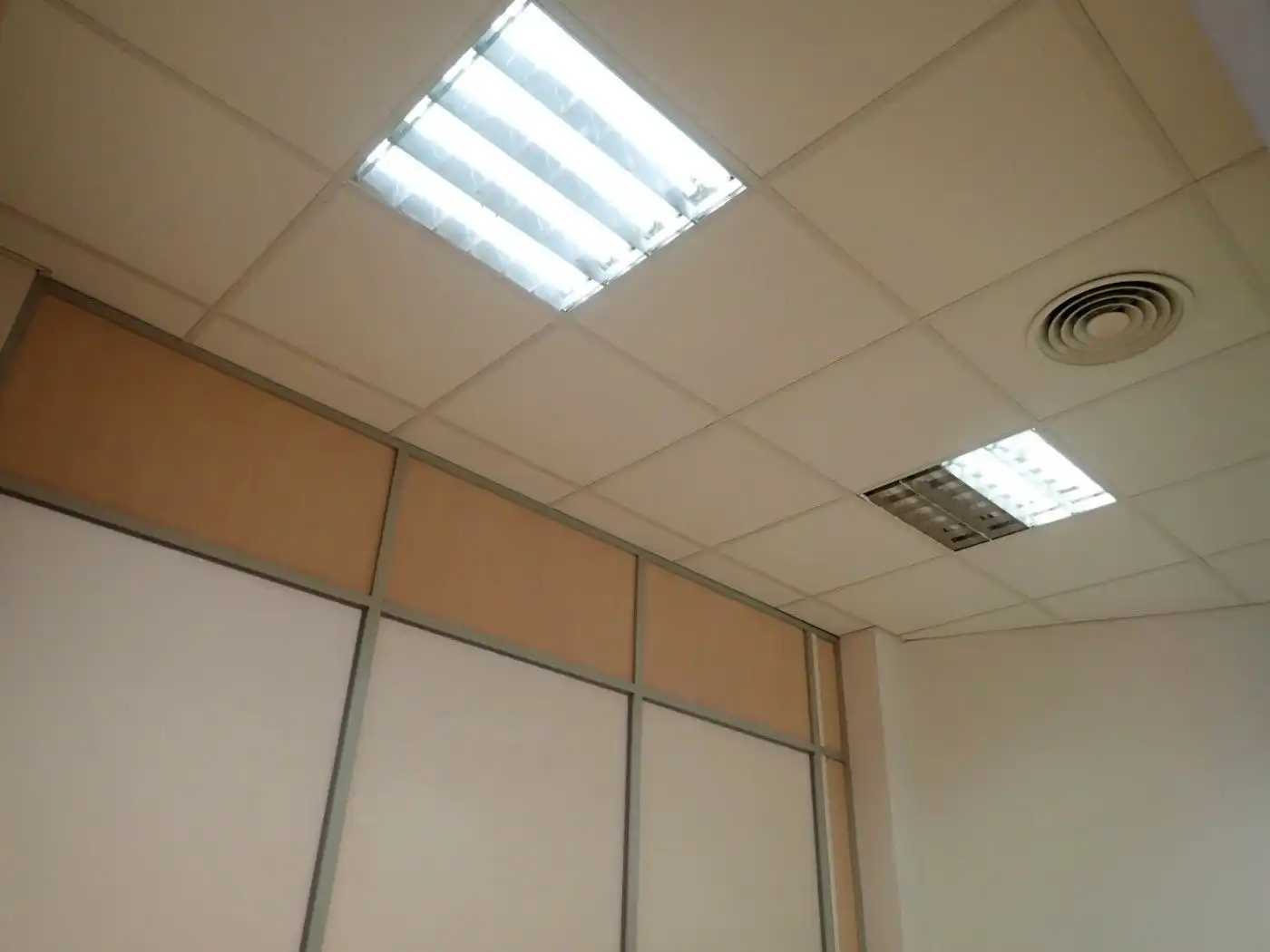 Büro zur Miete in Gavà mit Klimaanlage, Heizung und Möbliert