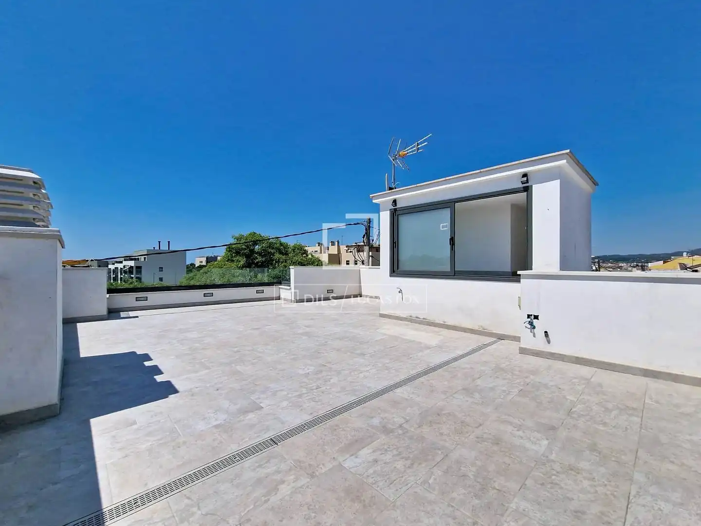 Terrassa de Casa o xalet en venda en Vilanova i la Geltrú amb Aire condicionat, Calefacció i Terrassa