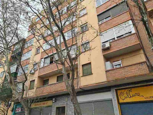 Piso en Venta en C/ Maria Virto en La Jota
