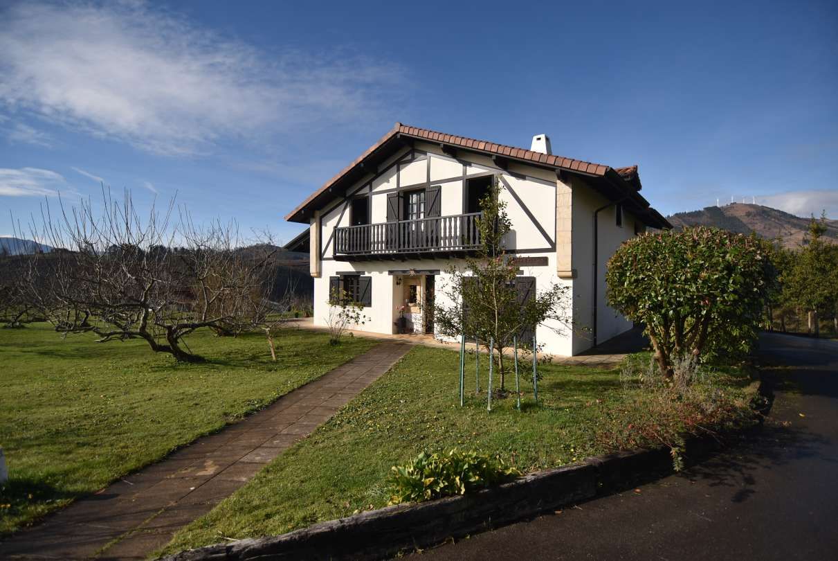 Exterior view of House or chalet for sale in Mallabia  with Heating, Private garden and Storage room